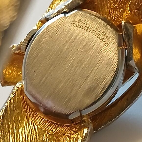 Vintage Lucerne Gold Tone Anti-Magnetic Swiss Mechanical Hidden Watch - BROKEN main image 14